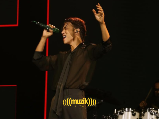<strong>menjelang </strong><em>“antonim ii” </em><strong>hael husaini </strong>naskhahkan <strong>“alangkah”</strong> & <strong>“peluk”</strong>